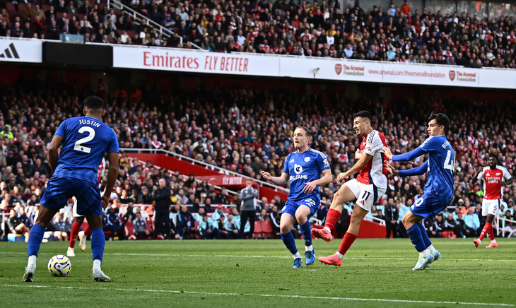 Arsenal thắng nghẹt thở Leicester nhờ bài phạt góc sở trường - Ảnh 2.